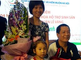 [:vi]Nước mắt được làm cha của 2 ông bố liệt nửa người[:]