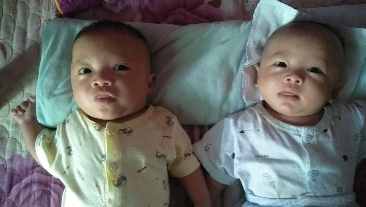 HẠNH PHÚC ĐÓN HAI QUÝ TỬ TẠI VIỆT – BỈ SAU 18 NĂM HIẾM MUỘN