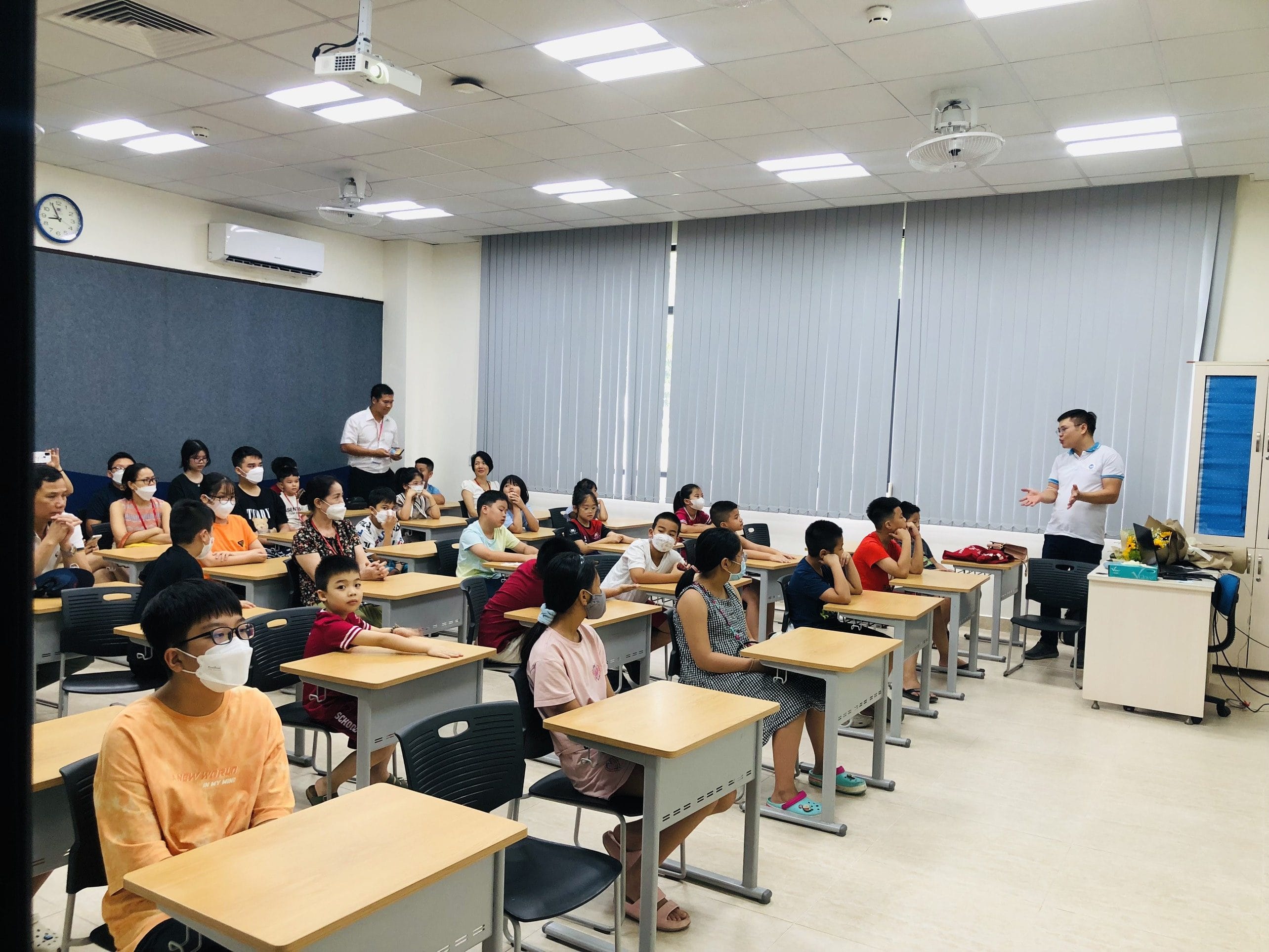 TƯ VẤN SỨC KHỎE SINH SẢN HỌC ĐƯỜNG CHO CÁC EM HỌC SINH
