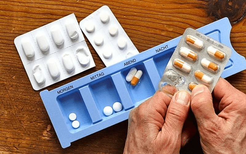  Sử dụng thuốc theo chỉ định bác sĩ để kéo dài thời gian xuất tinh