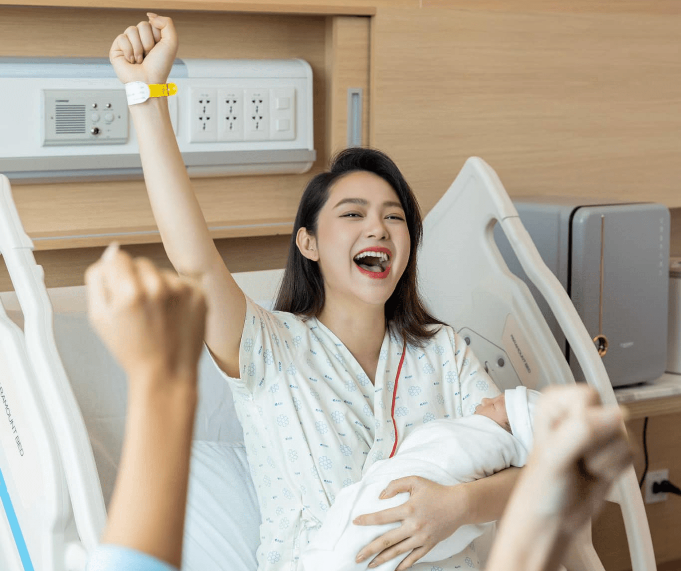 VÌ SAO NHIỀU SAO VIỆT LỰA CHỌN PHƯƠNG PHÁP IVF ĐỂ SINH CON?