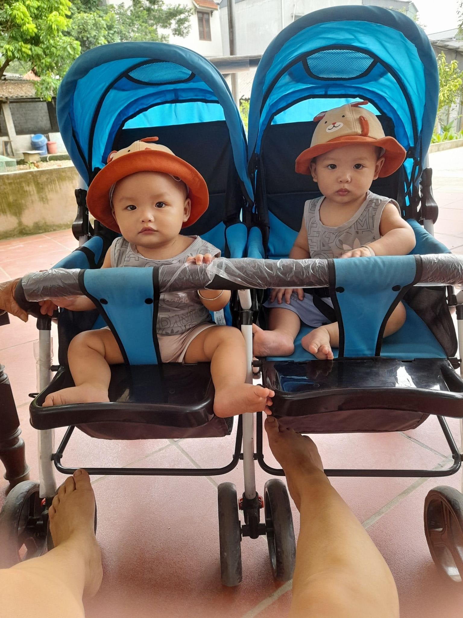 SAU 10 NĂM ĐẰNG ĐẴNG MONG CON BỐ MẸ ĐÓN HAI QUÝ TỬ TẠI IVF VIỆT – BỈ