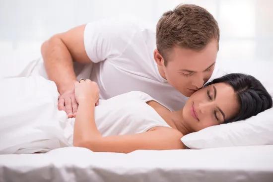 LỢI ÍCH KHI “YÊU” VÀO BUỔI SÁNG KHÔNG PHẢI CẶP ĐÔI NÀO CŨNG BIẾT